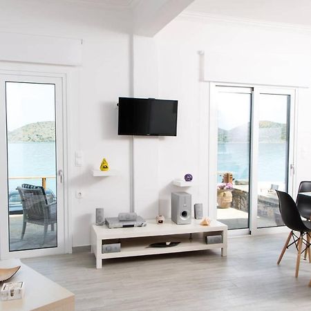 הוילה אלונדה Iliana Sea Side House מראה חיצוני תמונה